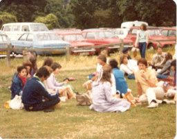 hampton court picnic.JPG